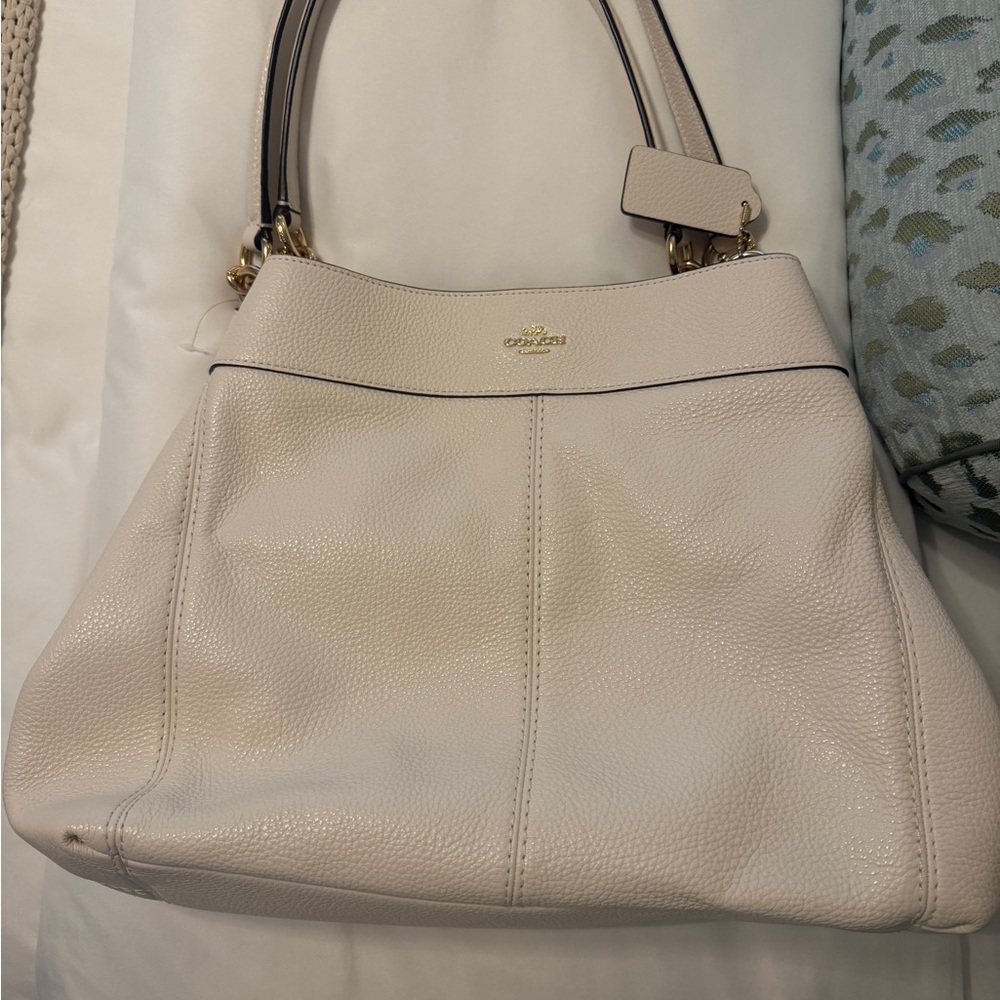 Coach Off-White Leather Shoulder Bag